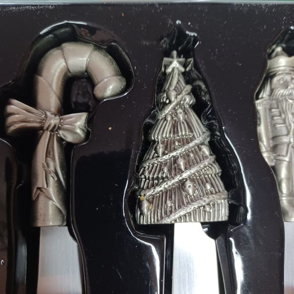 Belk Exclusive Silver Plated Set Of 4 Christmas Spreaders in Original Box - Picture 5 of 9